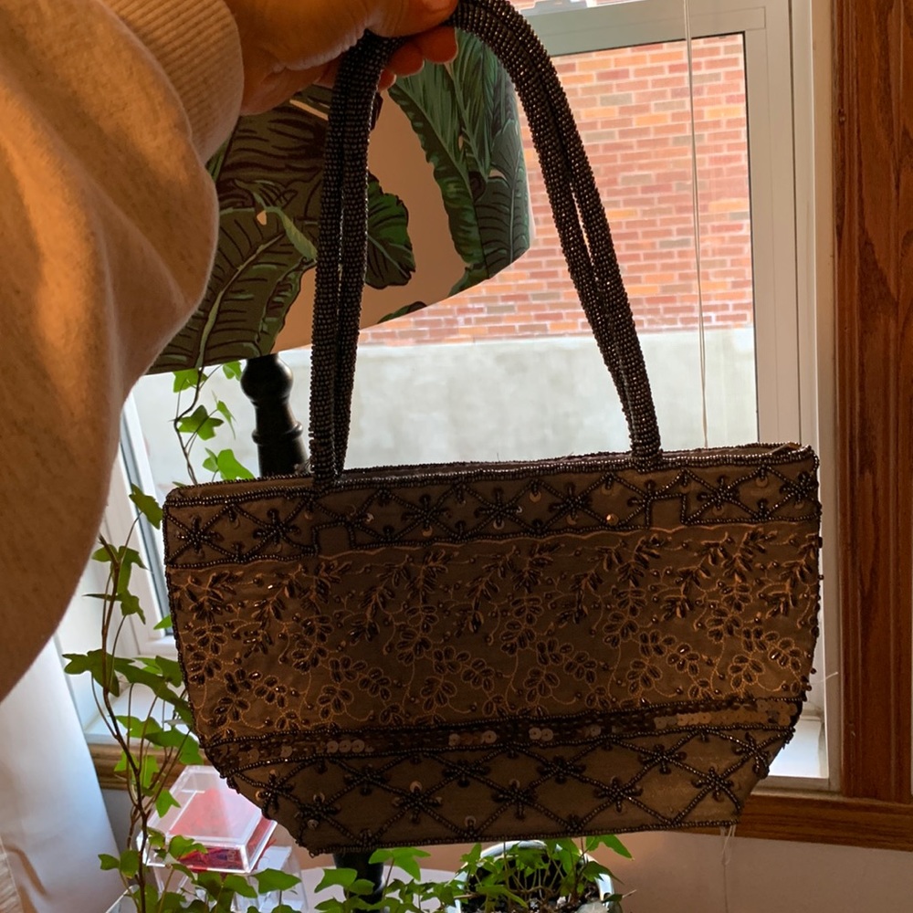 Beaded shoulder bag